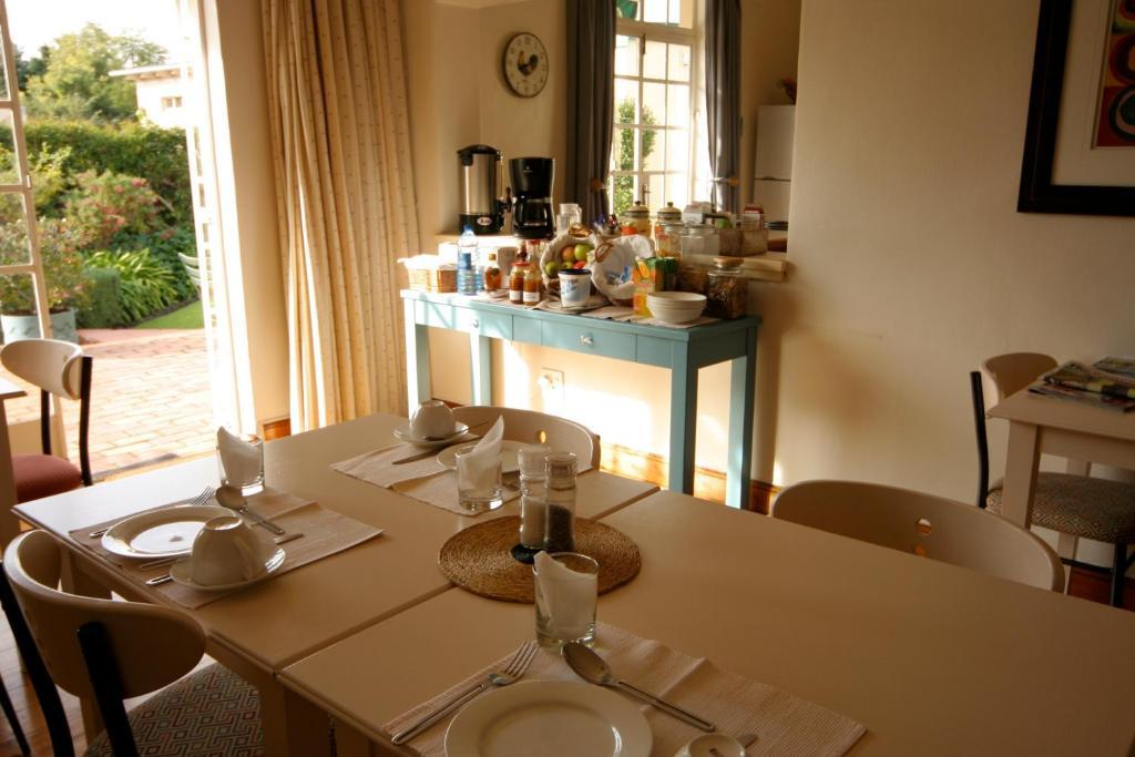 Melville Manor Guest House Йоганнесбурґ Екстер'єр фото